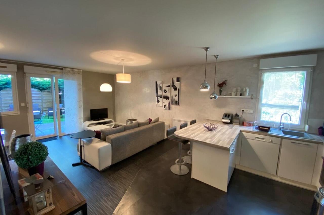 Bel Appartement Proche Tours Centre Bretonneau La Riche Esterno foto